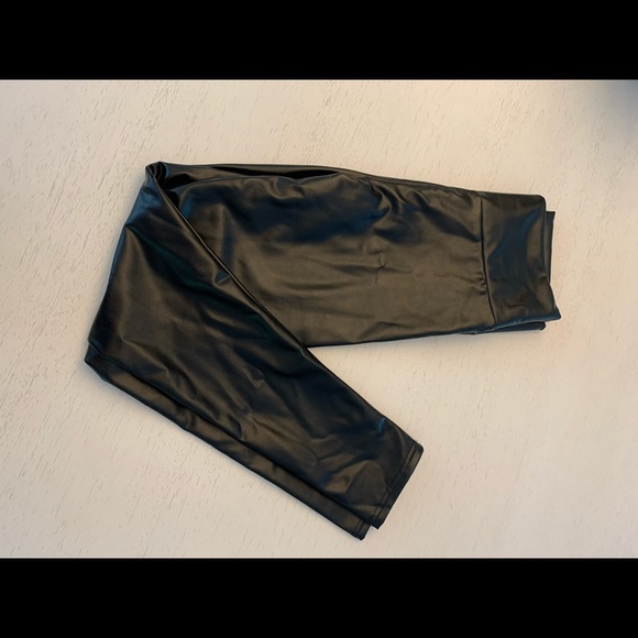 NWOT Ginsay High Waisted Faux Leather Leggings - Picture 5 of 6